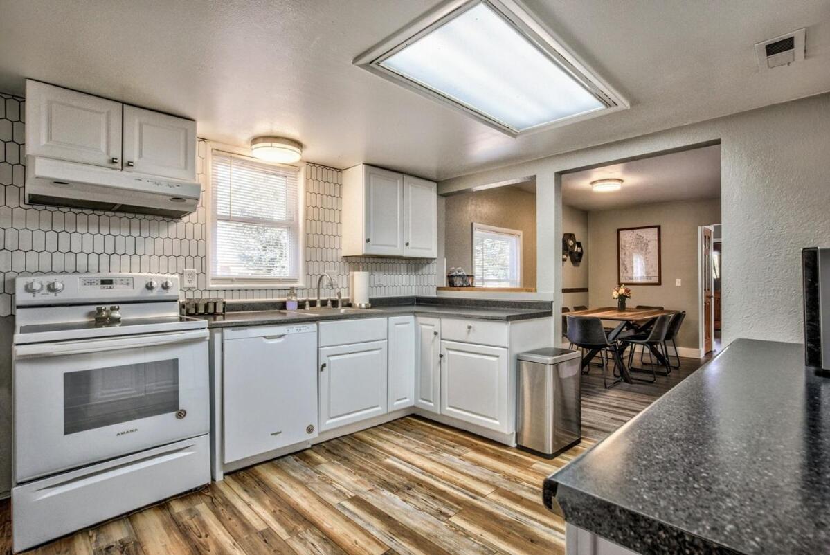 Vila The Vibrant Victorian Hot Tub & Fire Pit In Occ Colorado Springs Exteriér fotografie